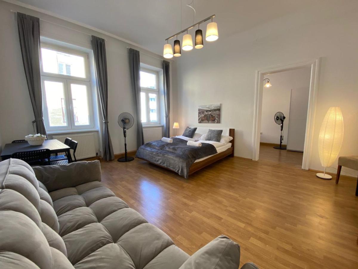 Beautiful 2Br Aptartment 12 Minutes To Downtown Bécs Kültér fotó